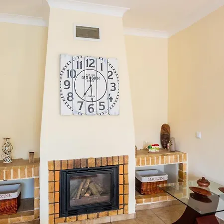 Sequeira - Private Pool - Free Wifi - By Bedzy