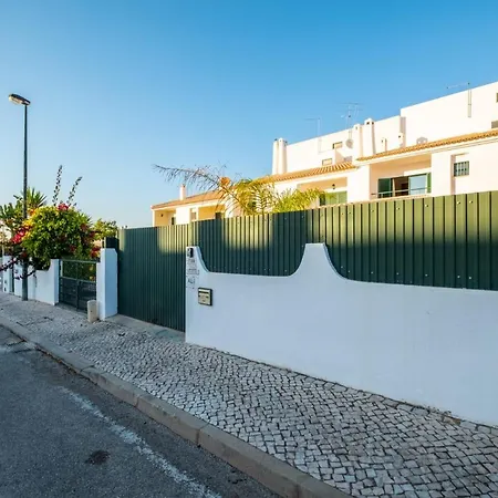 Sequeira - Private Pool - Free Wifi - By Bedzy *